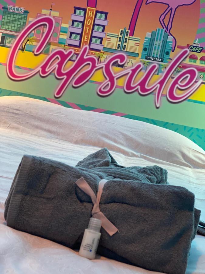 Capsule Miami Vice - Jacuzzi - Billard - Ecran Cinema & Netflix - Ping-Pong - Nintendo & Jeux- 列万 外观 照片