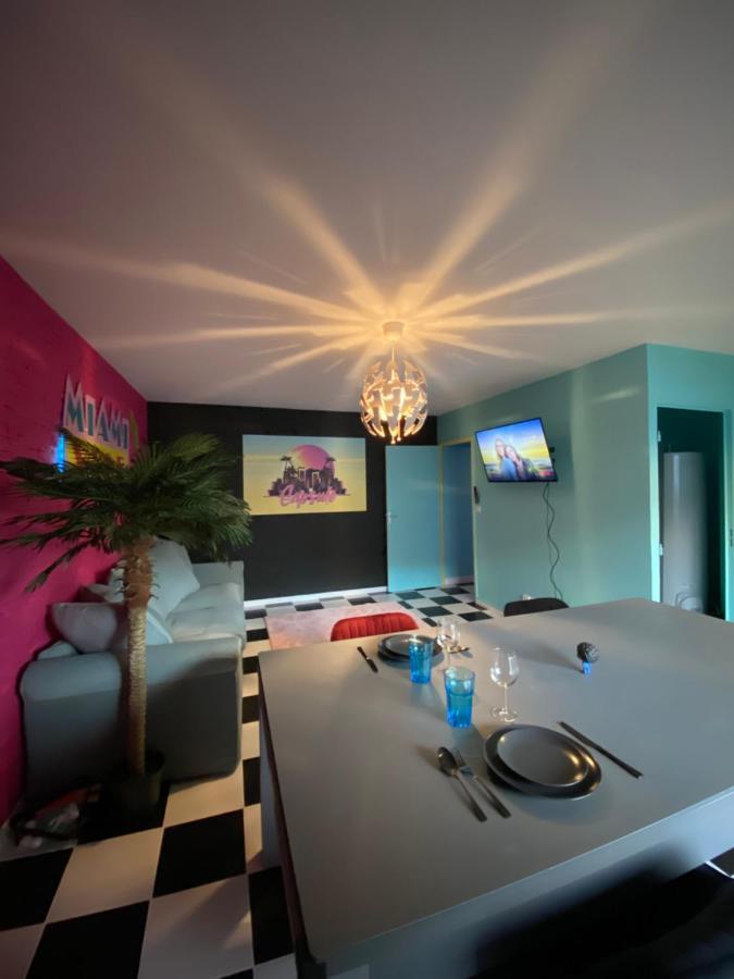 Capsule Miami Vice - Jacuzzi - Billard - Ecran Cinema & Netflix - Ping-Pong - Nintendo & Jeux- 列万 外观 照片