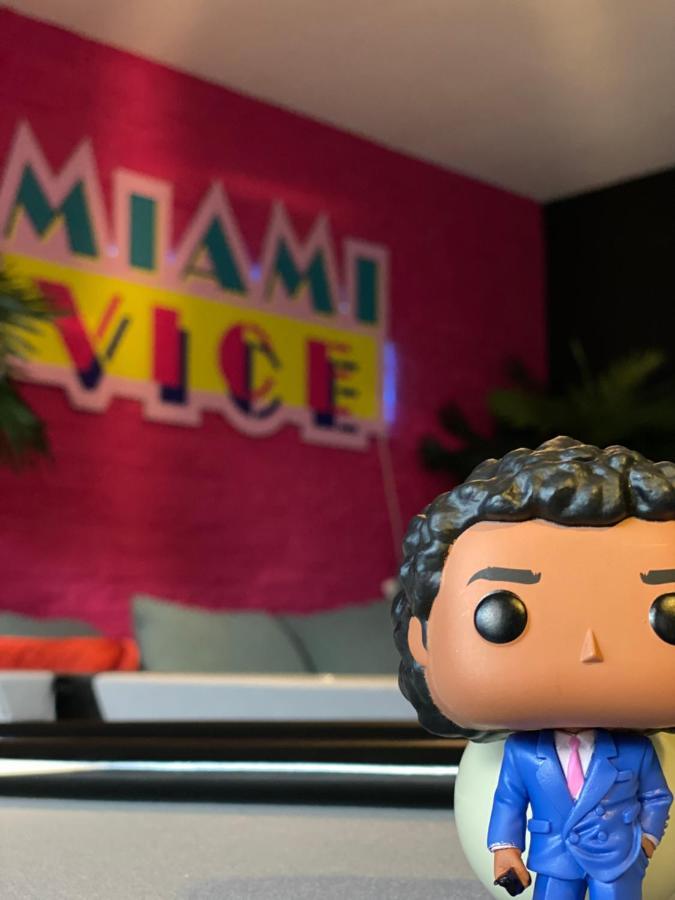 Capsule Miami Vice - Jacuzzi - Billard - Ecran Cinema & Netflix - Ping-Pong - Nintendo & Jeux- 列万 外观 照片