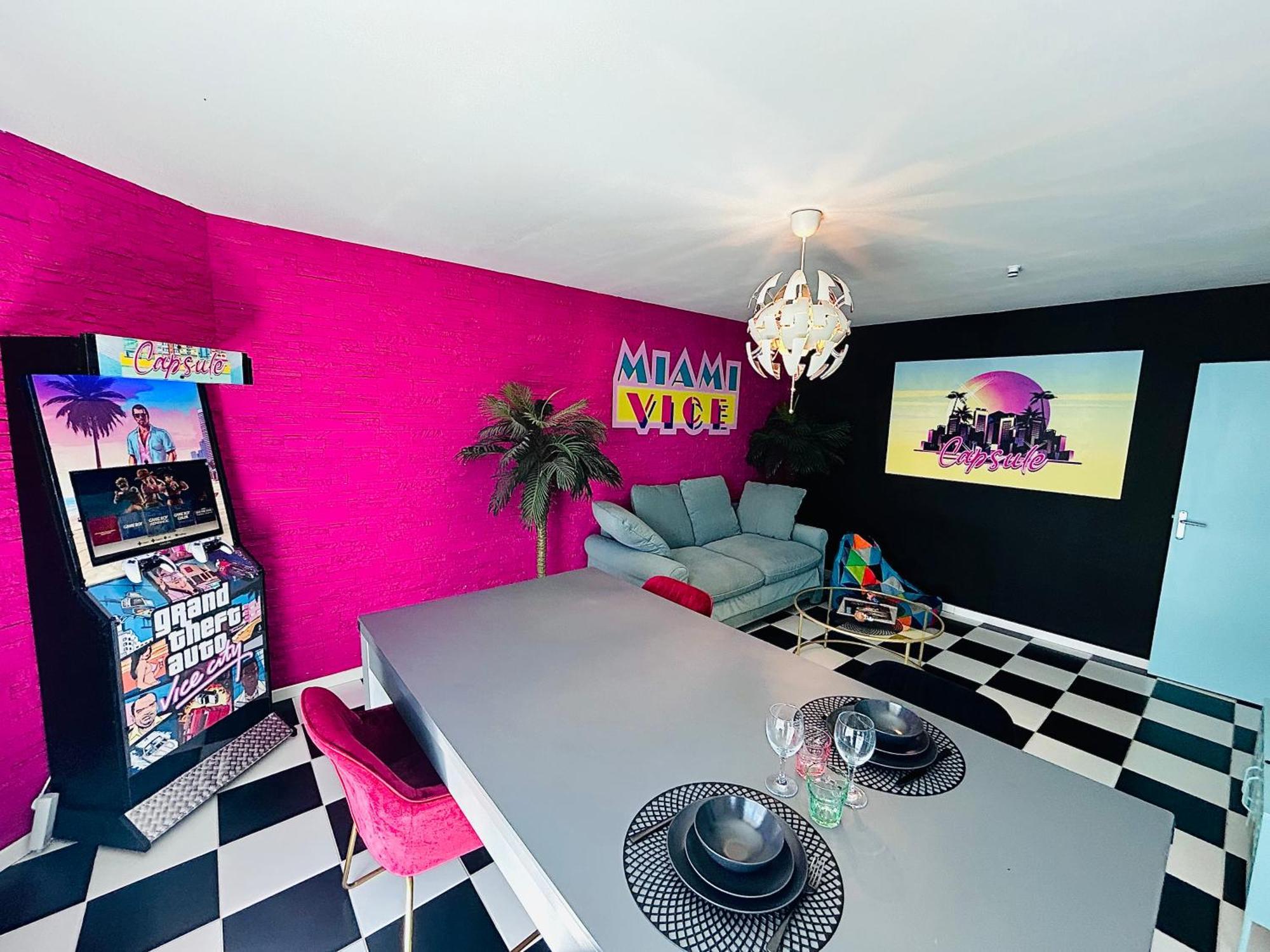 Capsule Miami Vice - Jacuzzi - Billard - Ecran Cinema & Netflix - Ping-Pong - Nintendo & Jeux- 列万 外观 照片