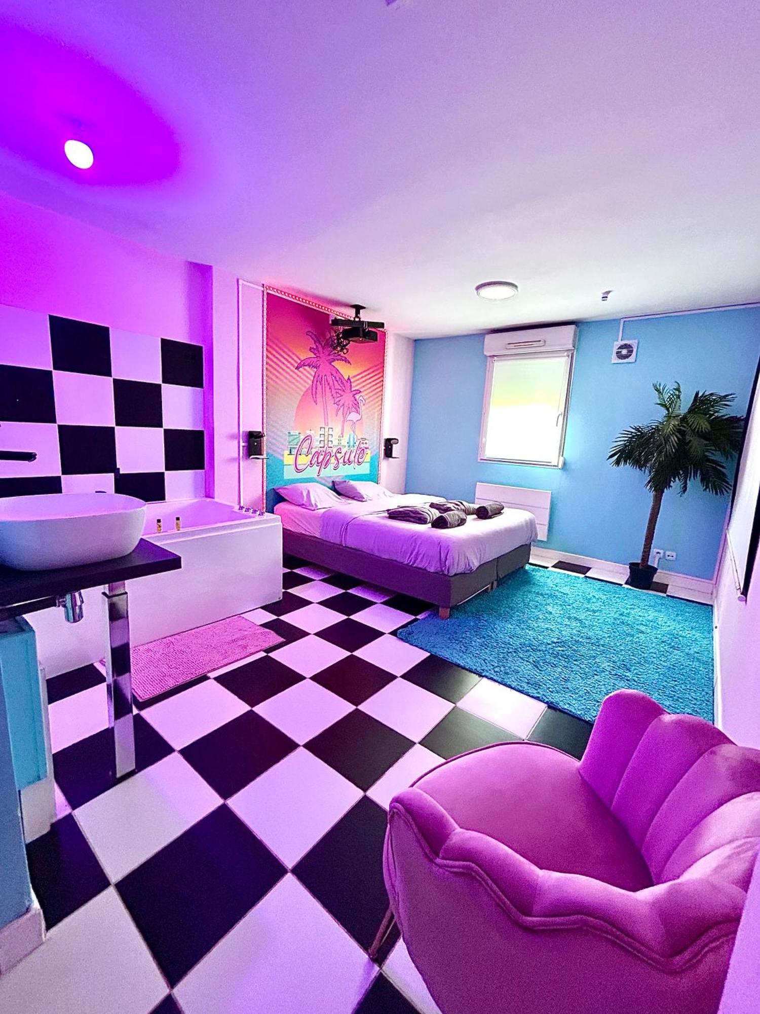 Capsule Miami Vice - Jacuzzi - Billard - Ecran Cinema & Netflix - Ping-Pong - Nintendo & Jeux- 列万 外观 照片